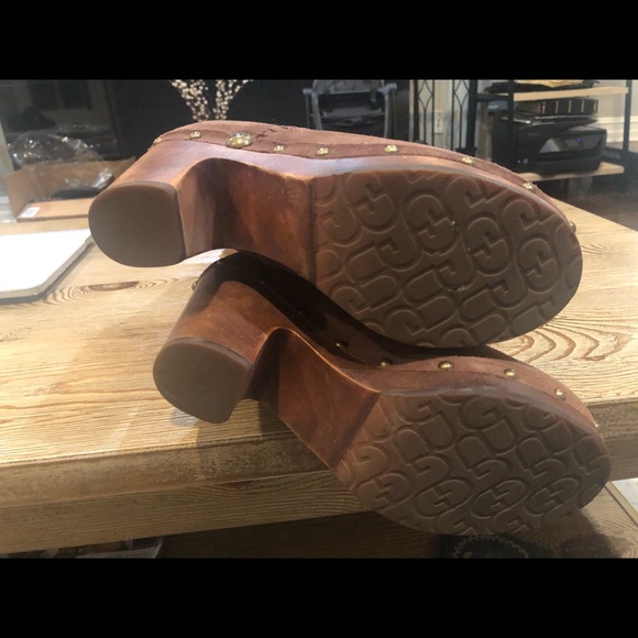 UGG "Lilian" Sheepskin boot - Picture 5 of 8